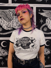 Cargar imagen en el visor de la galería, SPOOKY BITCHES - RINGER TEE
